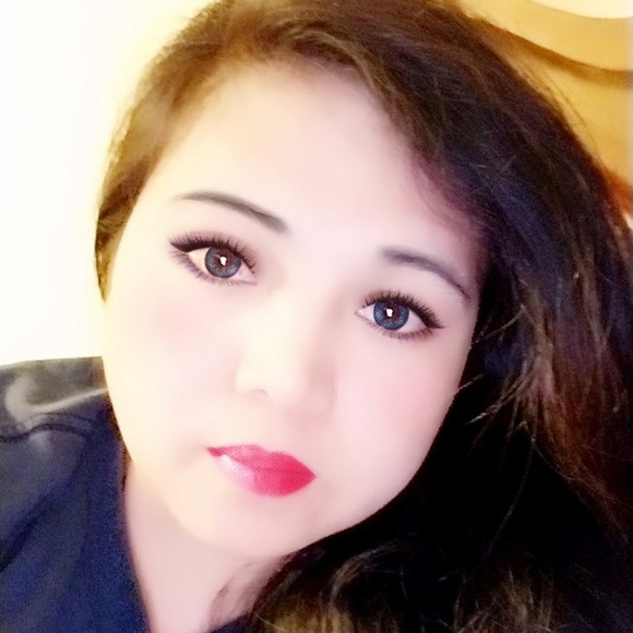 Meet your Posher, Rowena - Picture 1 of 1